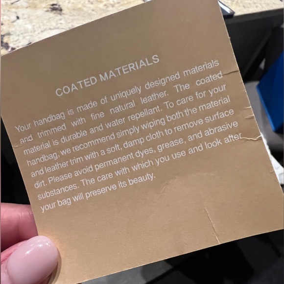 Michael Kors Vanilla Jet Set Travel Tote - Picture 2 of 16